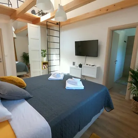 Gavan Guest house *
